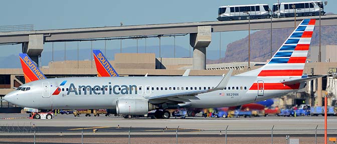 American Boeing 737-823 N8209NN, Phoenix Sky Harbor, January 17, 2016